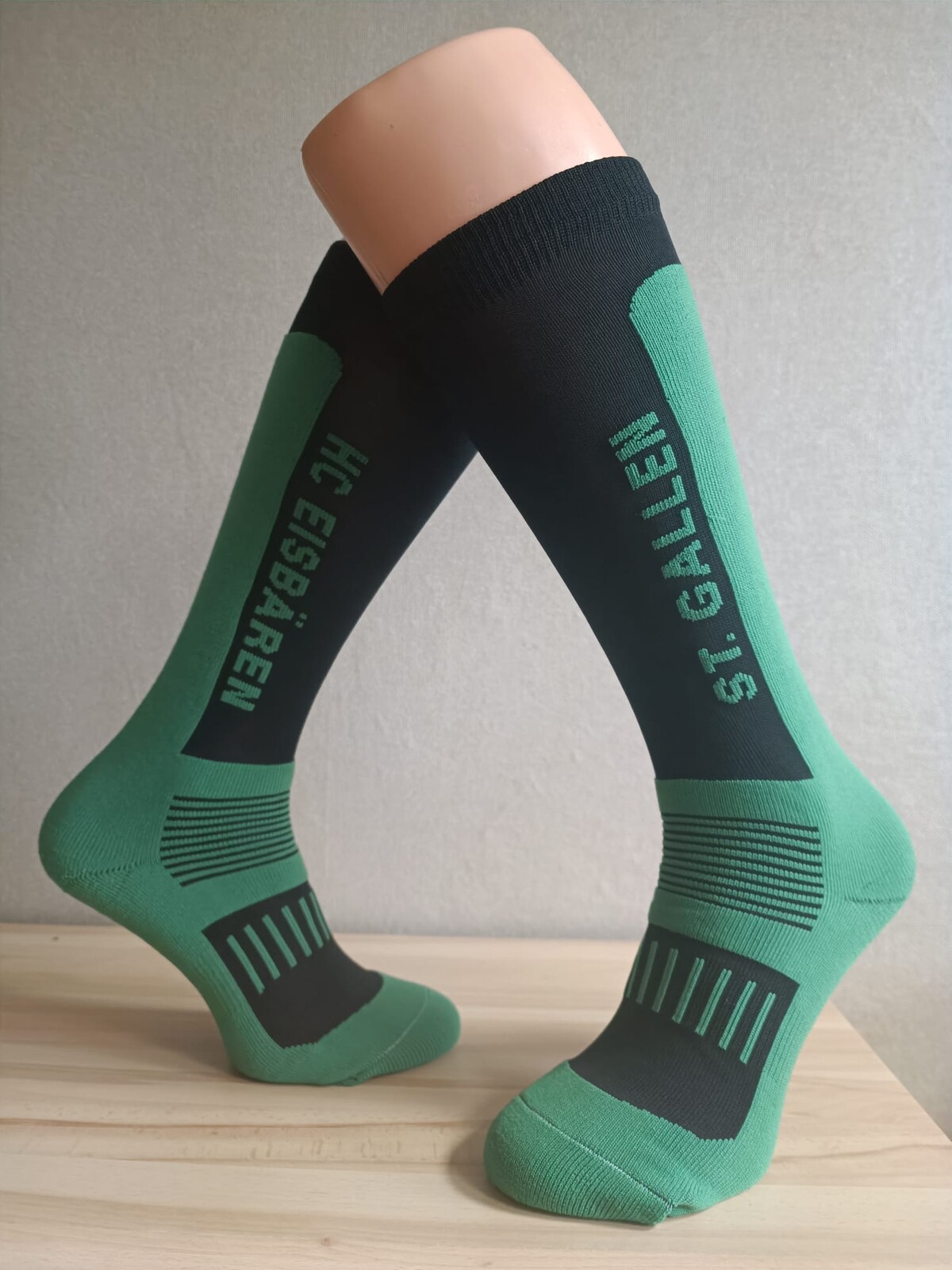 Customized sports socks for sports clubs 